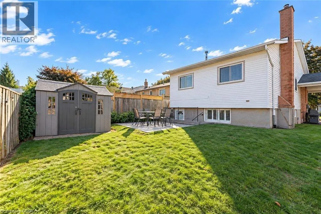 6 SANDRA Crescent