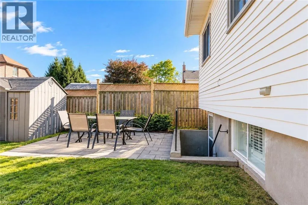 6 SANDRA Crescent