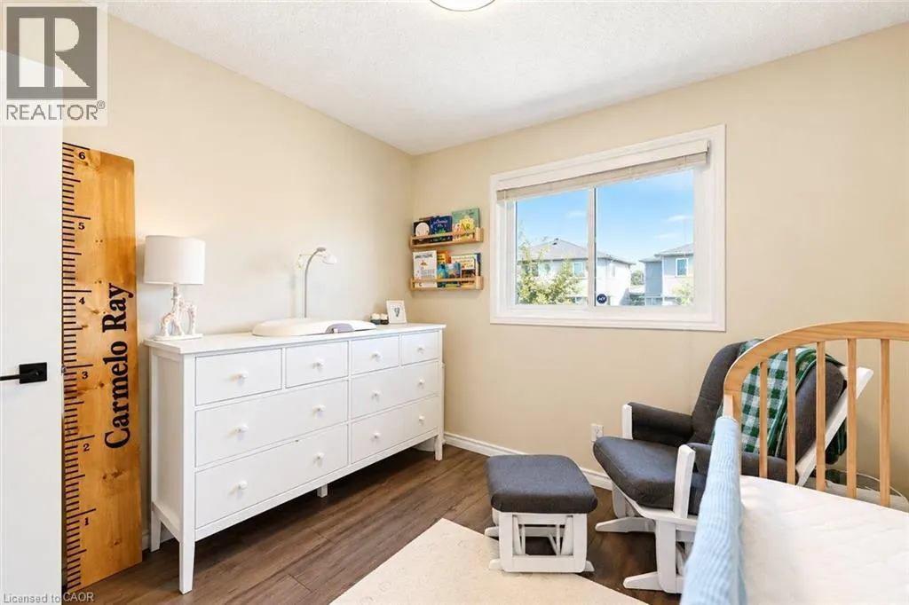 6 SANDRA Crescent