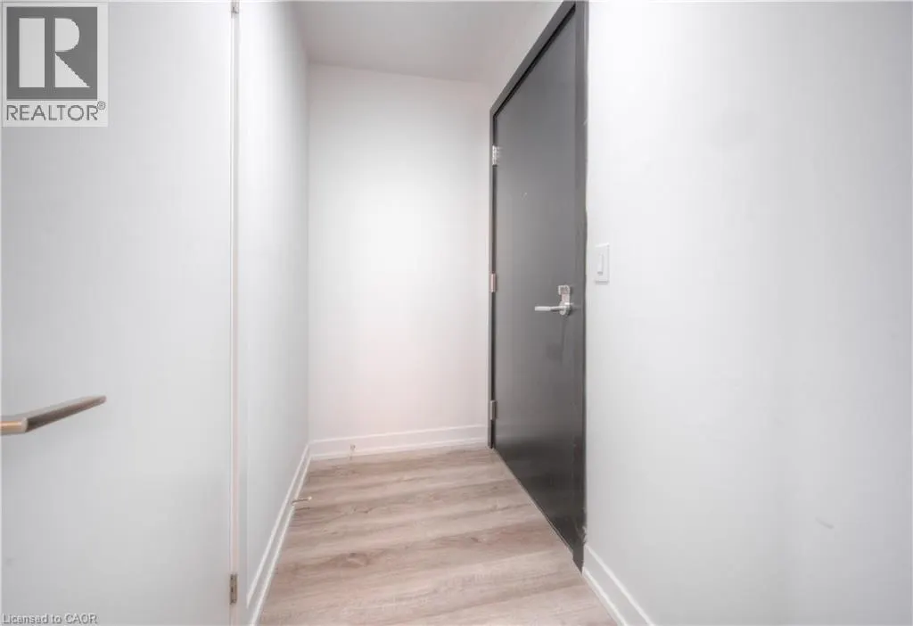 5 WELLINGTON Street S Unit# 402 #402