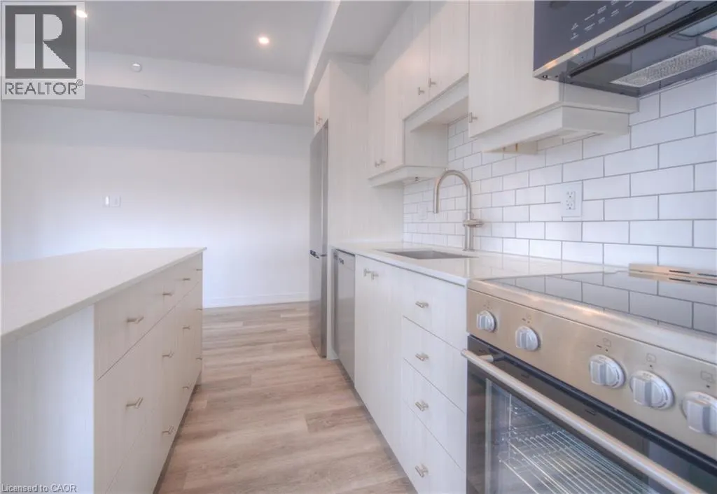 5 WELLINGTON Street S Unit# 402 #402