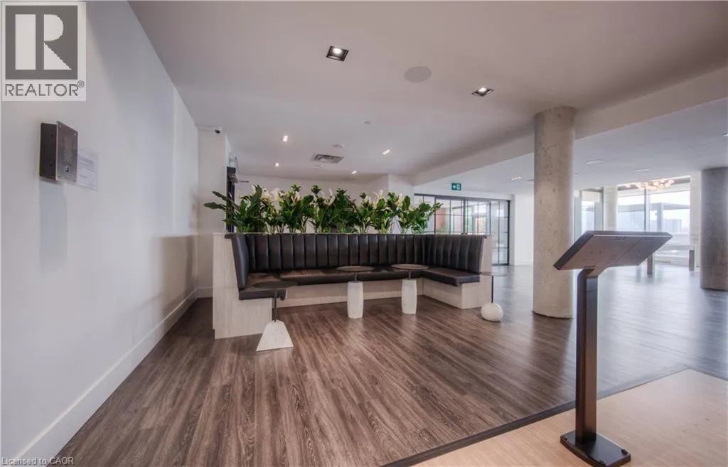 5 WELLINGTON Street S Unit# 402 #402