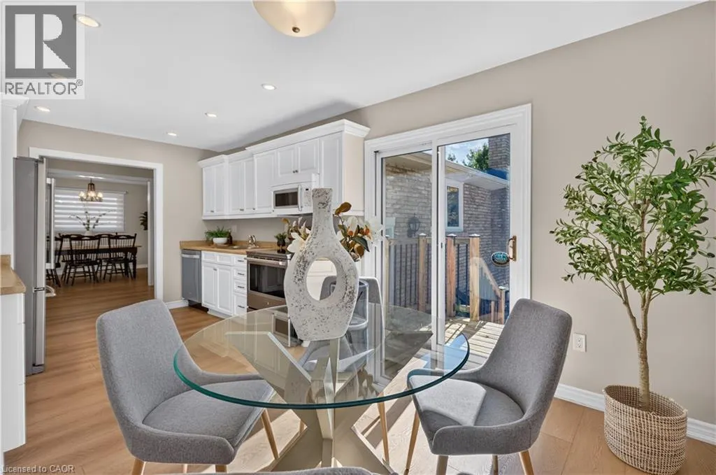 7 FERN Avenue