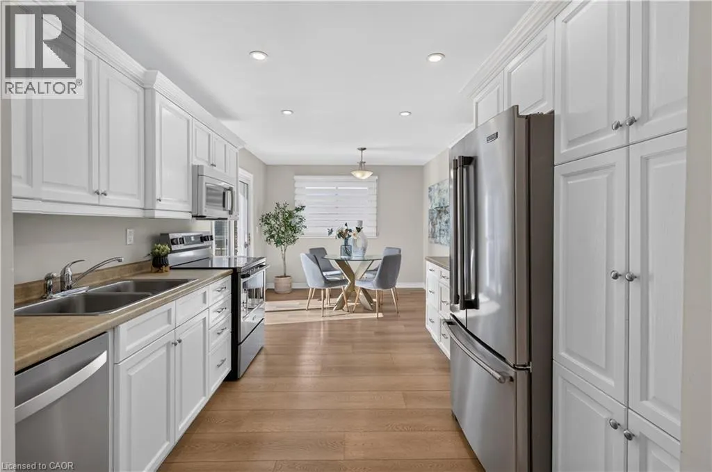 7 FERN Avenue
