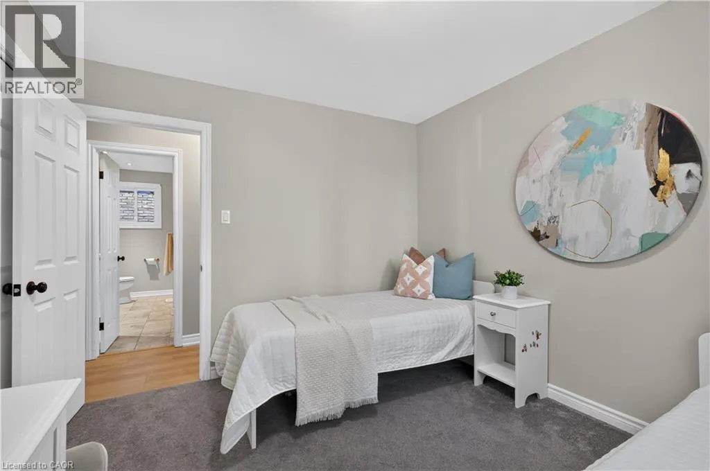 7 FERN Avenue