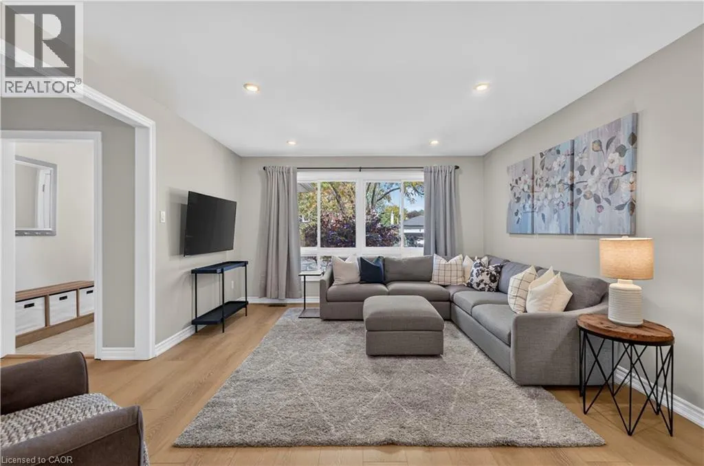 7 FERN Avenue
