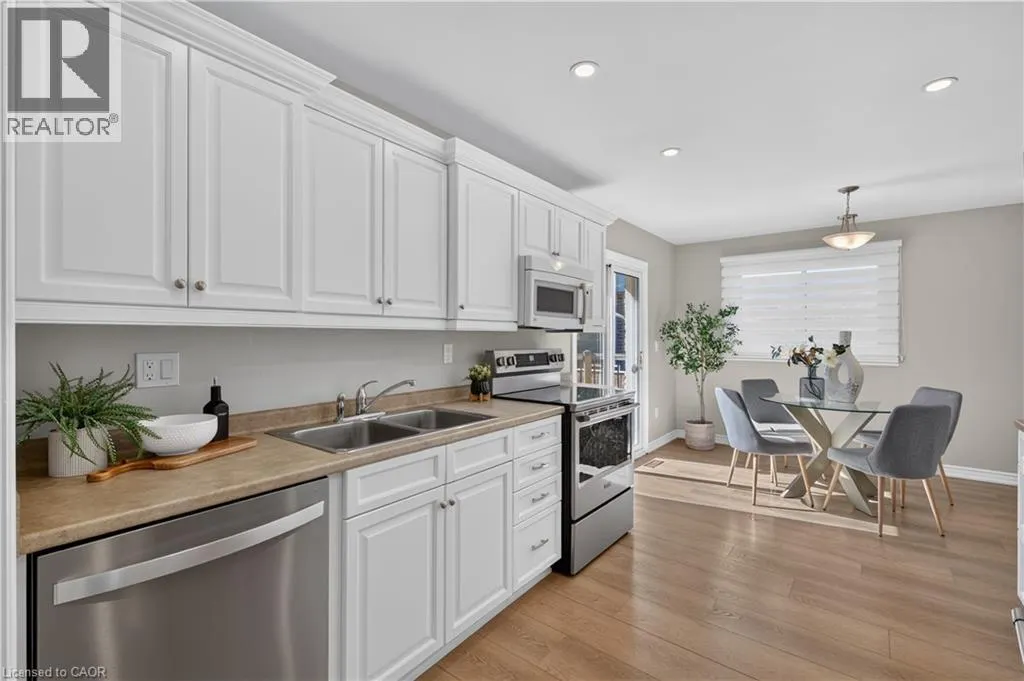 7 FERN Avenue