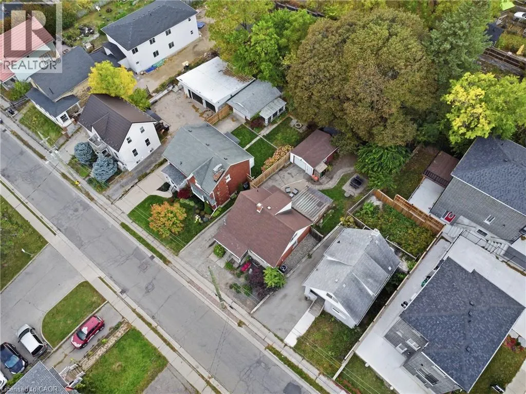 106 CEDAR Street S