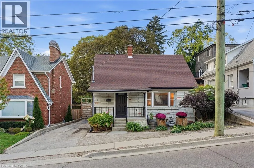 106 CEDAR Street S