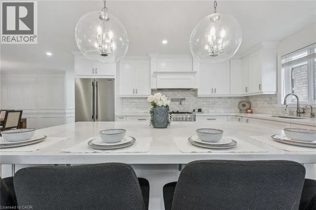 18 KEYS Crescent
