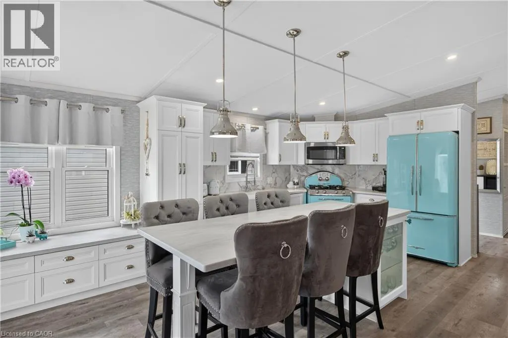 4449 MILBUROUGH  Unit# 5 Oak Street