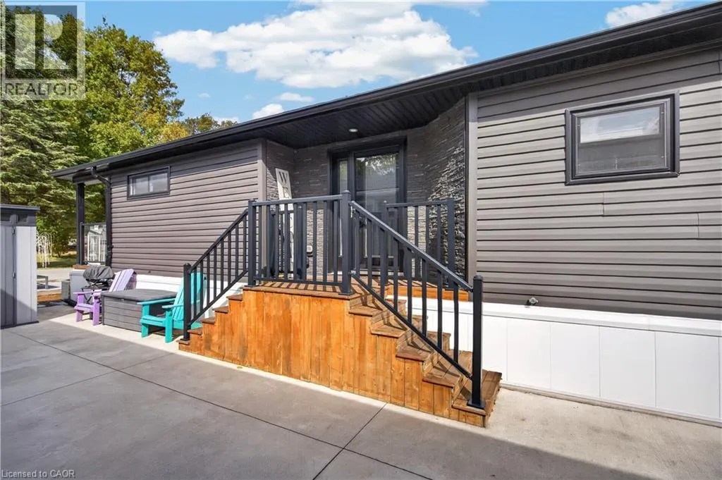 4449 MILBUROUGH  Unit# 5 Oak Street