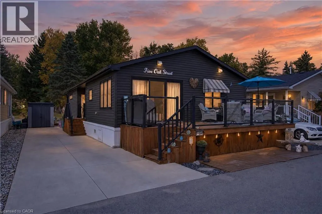 4449 MILBUROUGH  Unit# 5 Oak Street