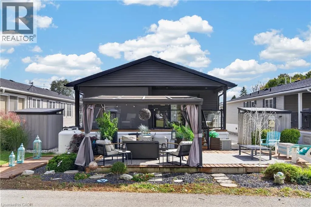 4449 MILBUROUGH  Unit# 5 Oak Street