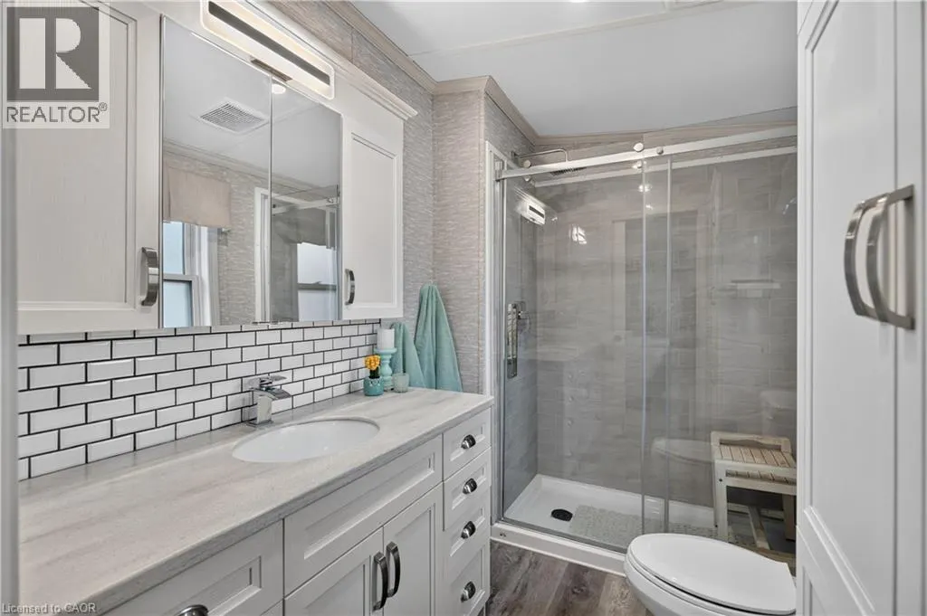4449 MILBUROUGH  Unit# 5 Oak Street