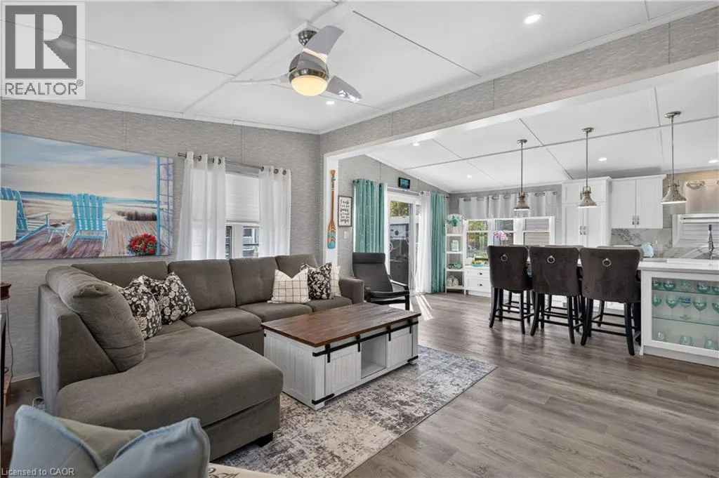 4449 MILBUROUGH  Unit# 5 Oak Street