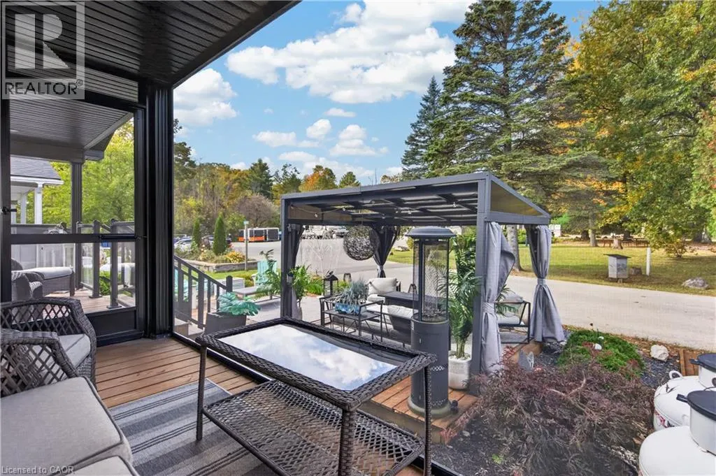 4449 MILBUROUGH  Unit# 5 Oak Street