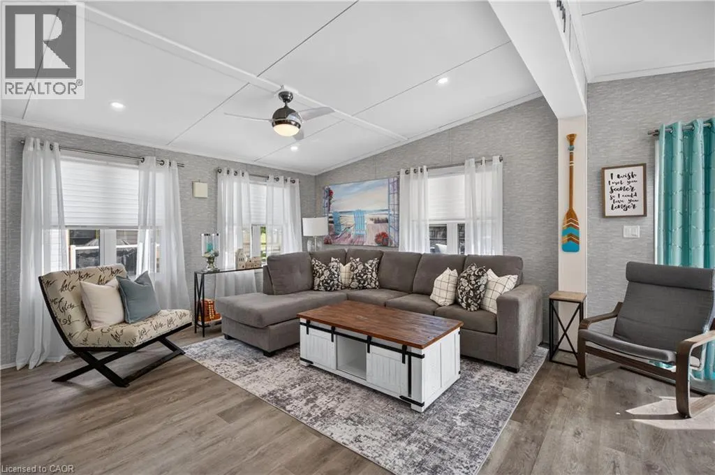 4449 MILBUROUGH  Unit# 5 Oak Street