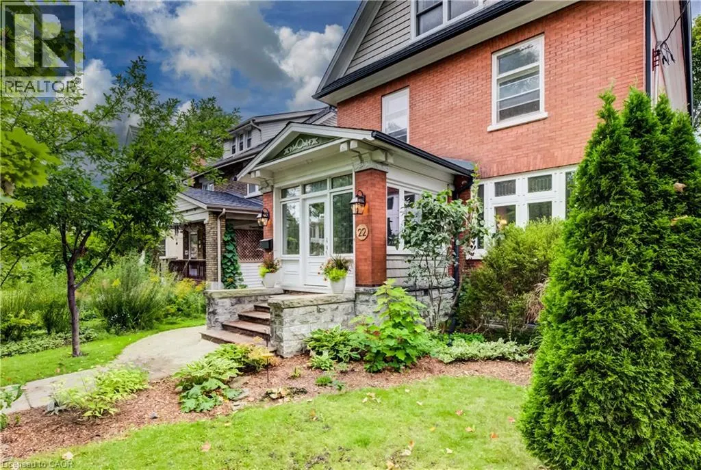 22 MAYNARD Avenue