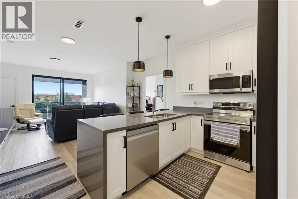 300B FOURTH Avenue Unit# 208 #208
