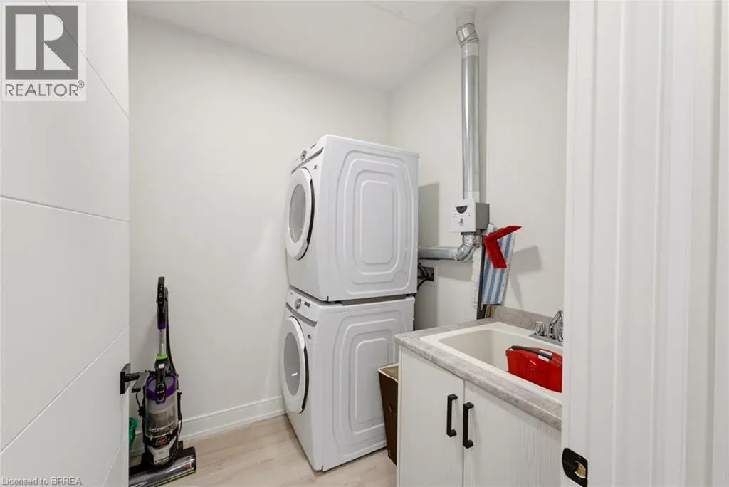 300B FOURTH Avenue Unit# 208 #208