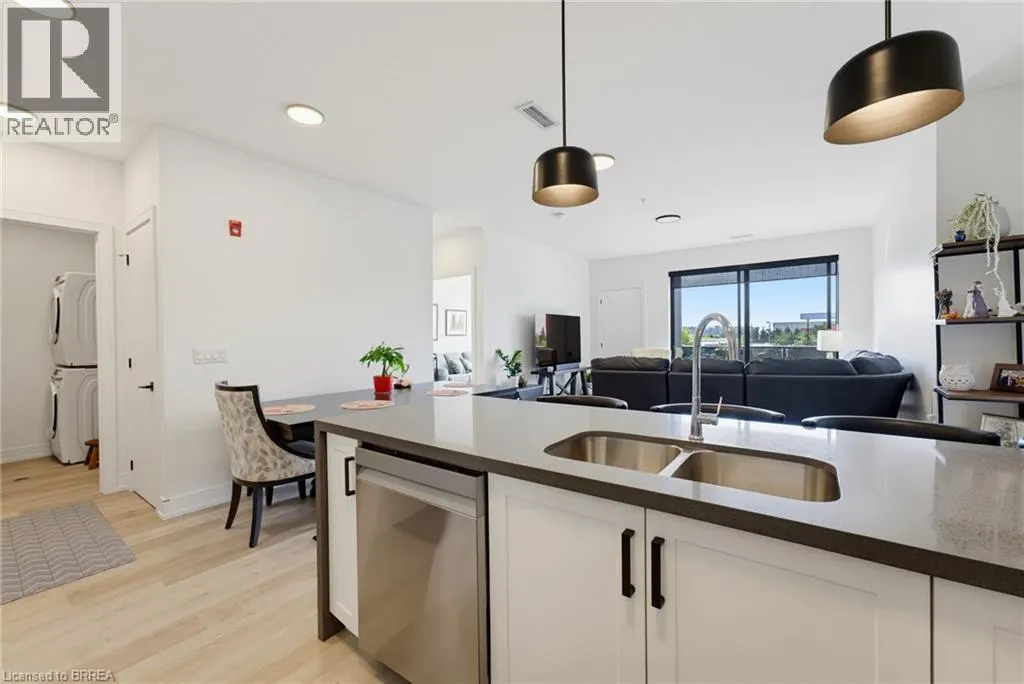 300B FOURTH Avenue Unit# 208 #208