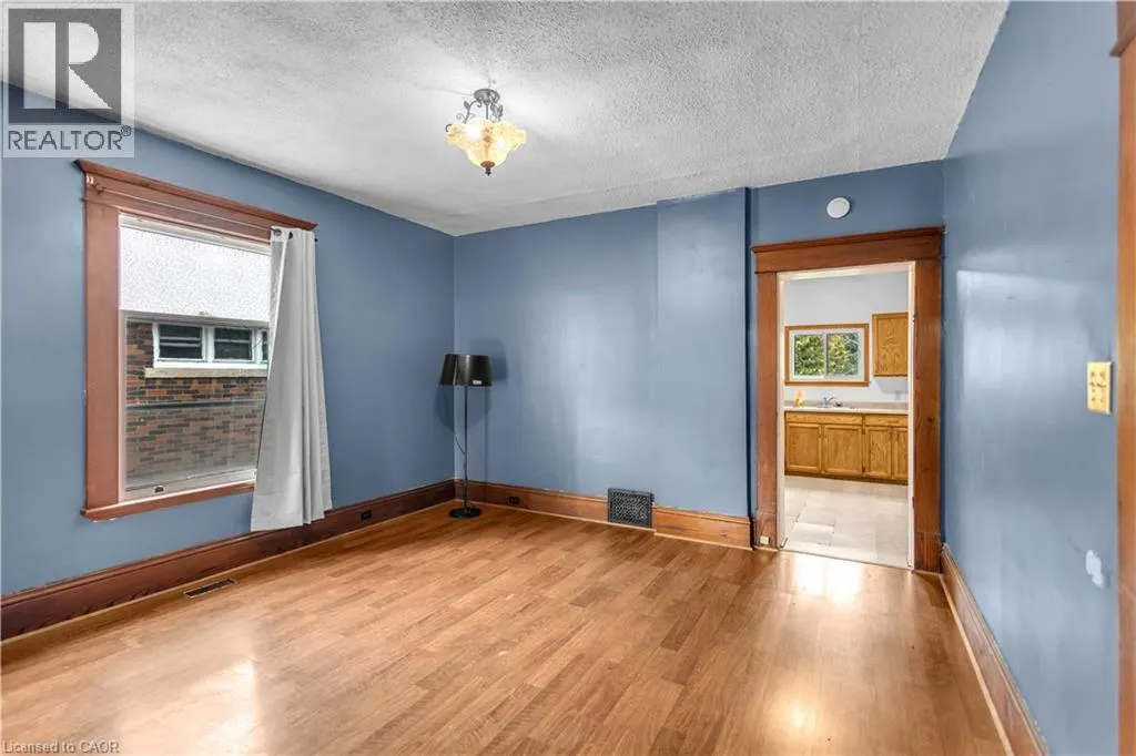 49 MINTERN Avenue
