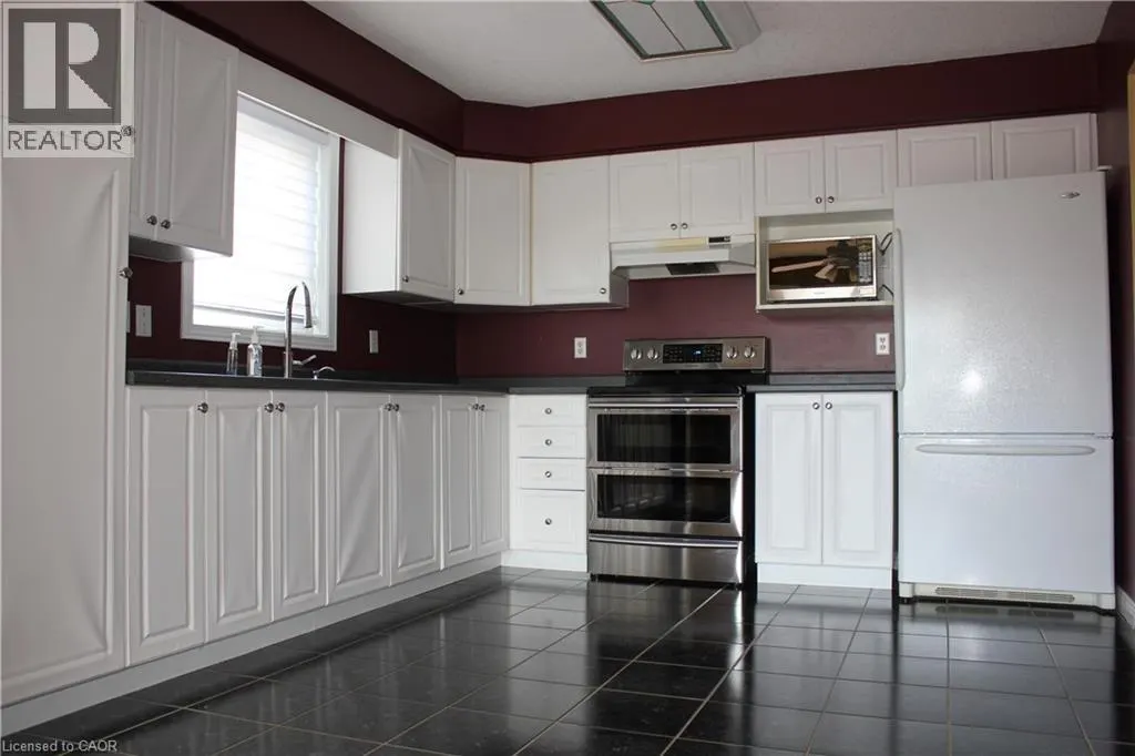 184 NORTHAMPTON Crescent Unit# B #B