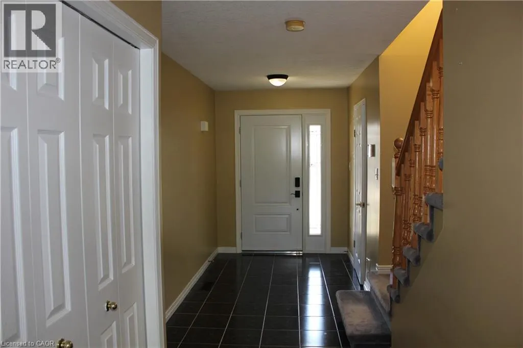 184 NORTHAMPTON Crescent Unit# B #B