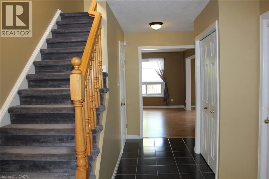 184 NORTHAMPTON Crescent Unit# B #B