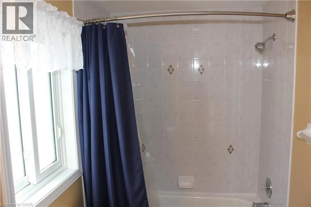 184 NORTHAMPTON Crescent Unit# B #B