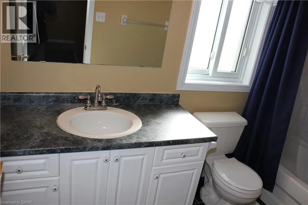184 NORTHAMPTON Crescent Unit# B #B