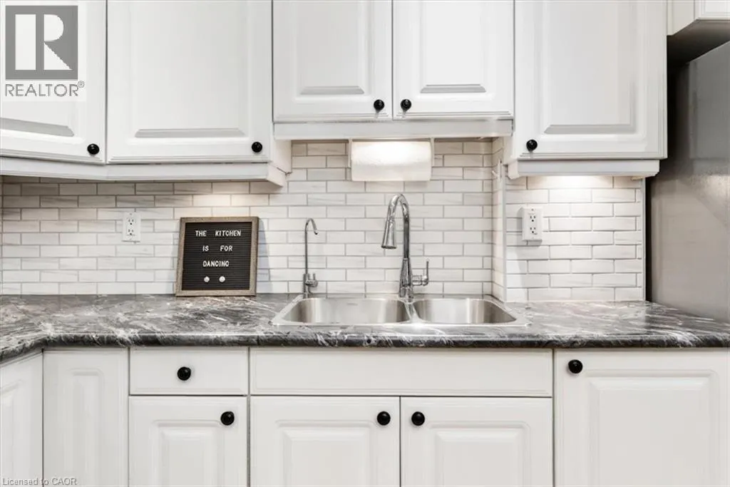 479 WOODVIEW Road Unit# 3 #3
