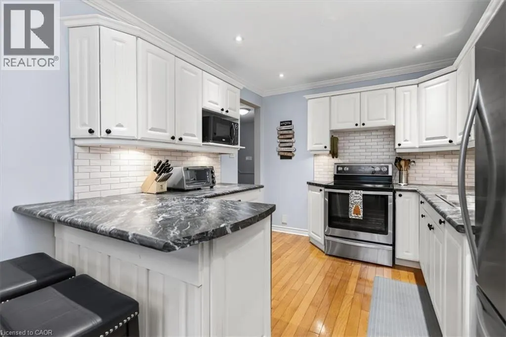 479 WOODVIEW Road Unit# 3 #3