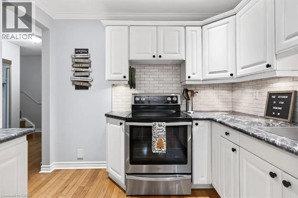 479 WOODVIEW Road Unit# 3 #3