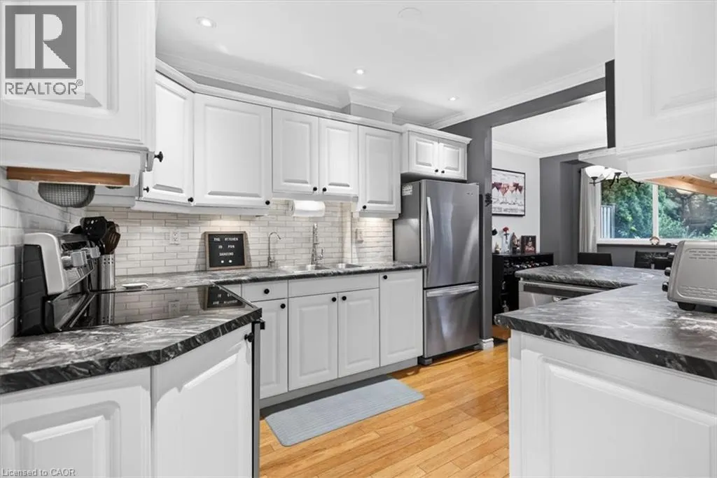479 WOODVIEW Road Unit# 3 #3