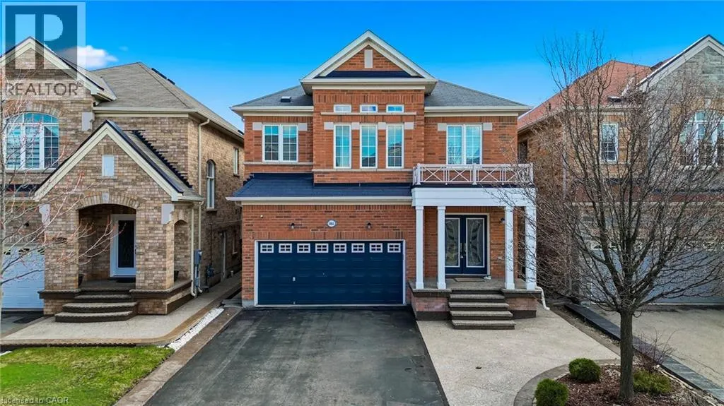 884 STOUTT Crescent