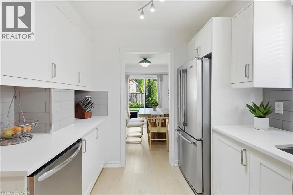 37 BAYVIEW Drive