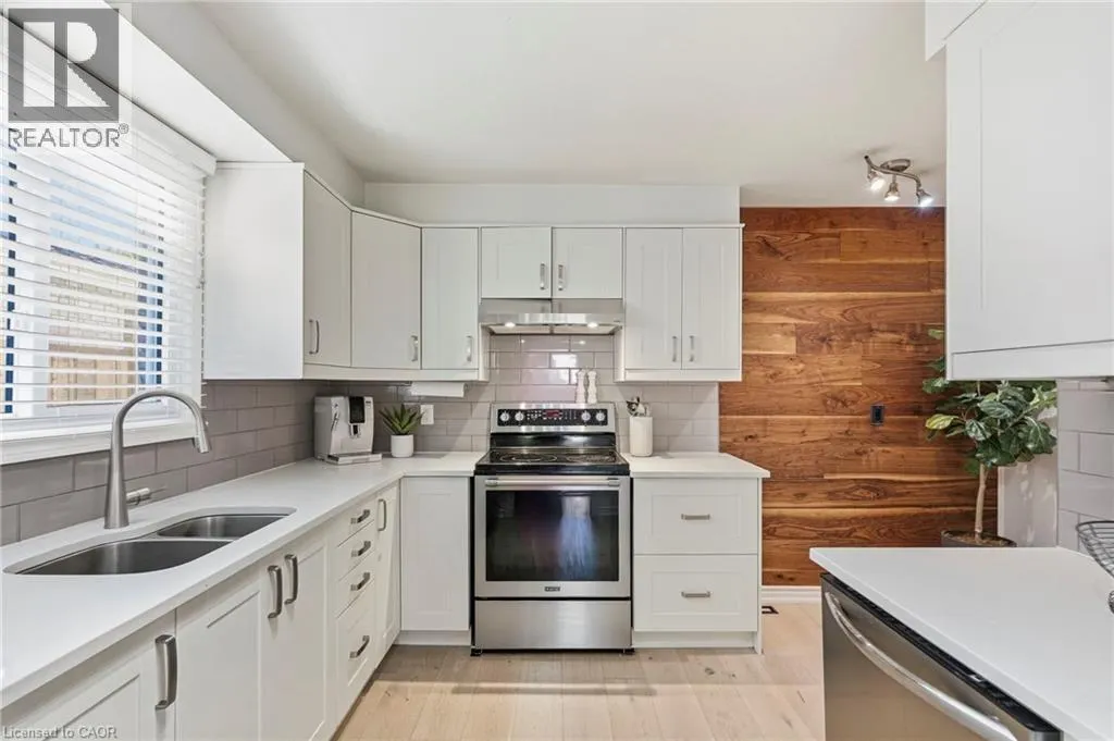 37 BAYVIEW Drive