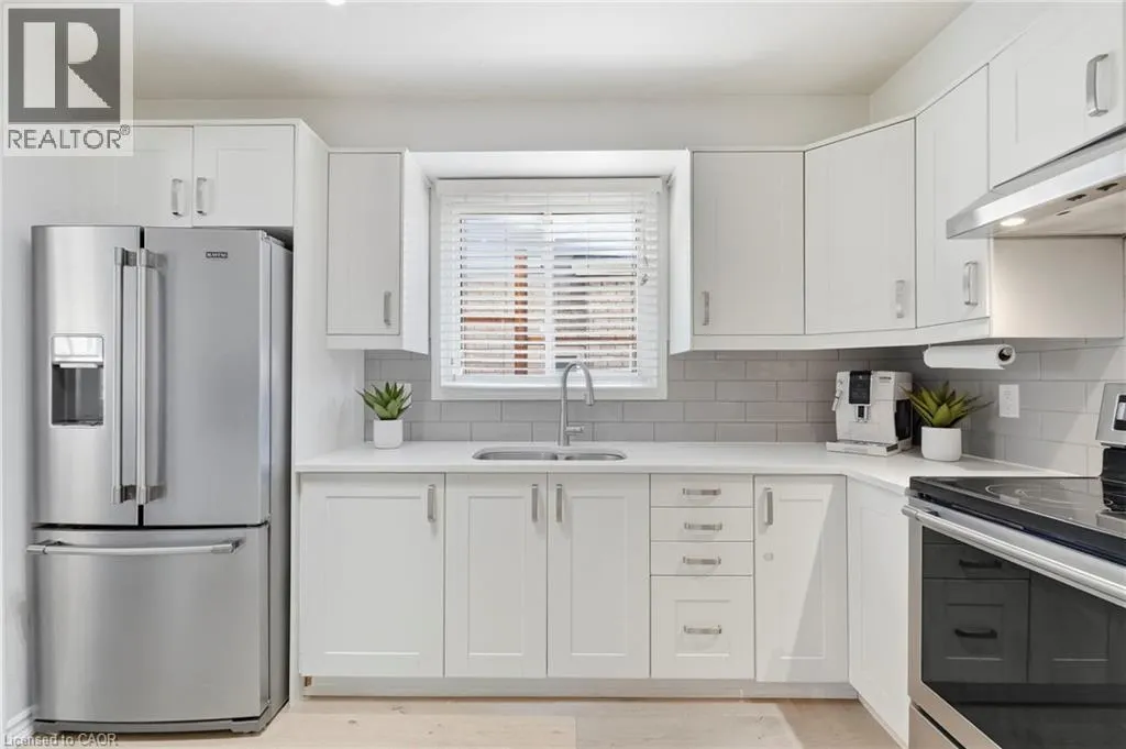 37 BAYVIEW Drive