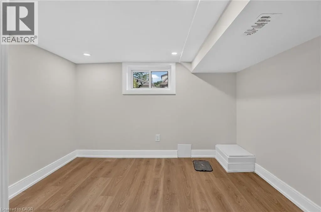 215 PALING Avenue