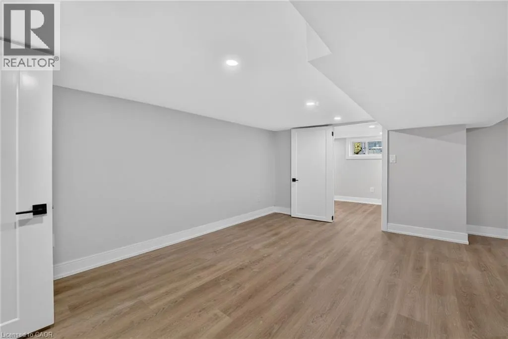 215 PALING Avenue
