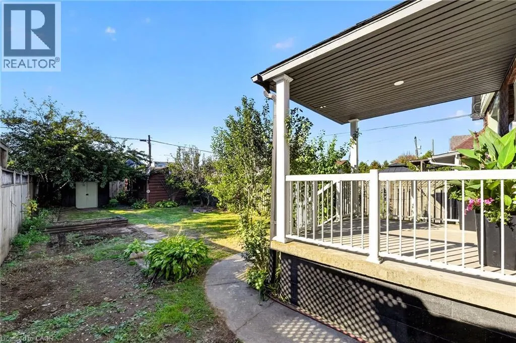 215 PALING Avenue