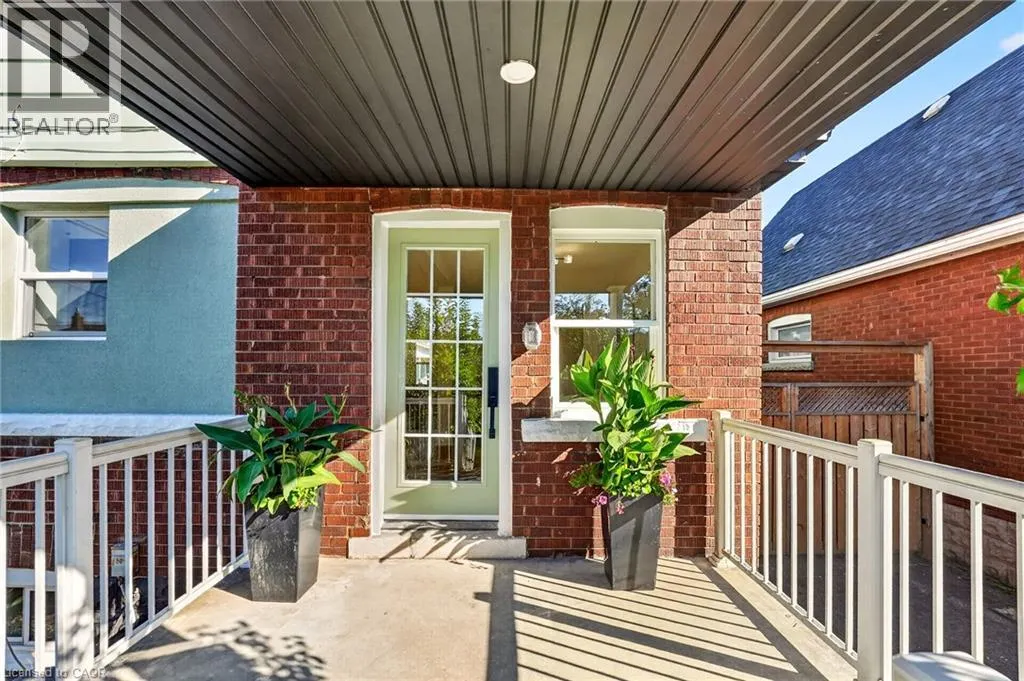 215 PALING Avenue