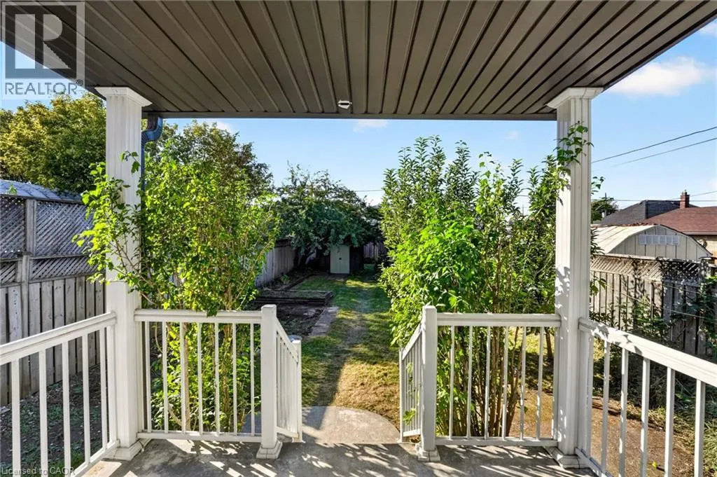215 PALING Avenue