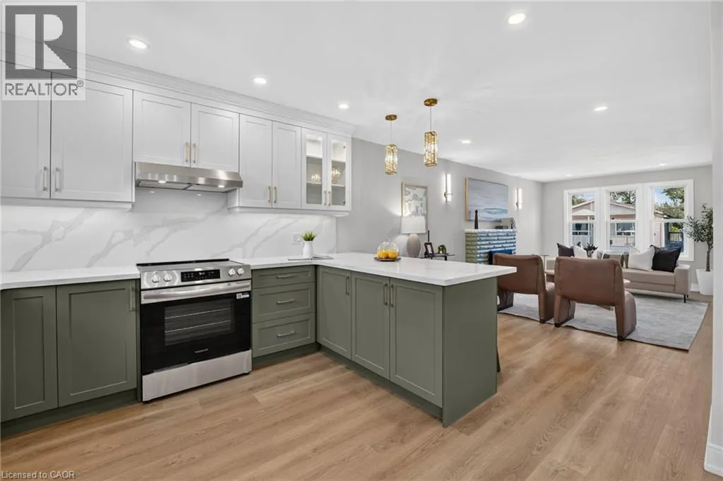 215 PALING Avenue