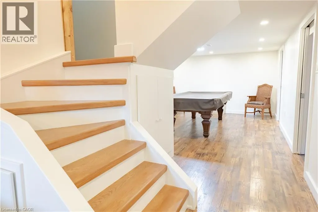 8 CAMERON Avenue