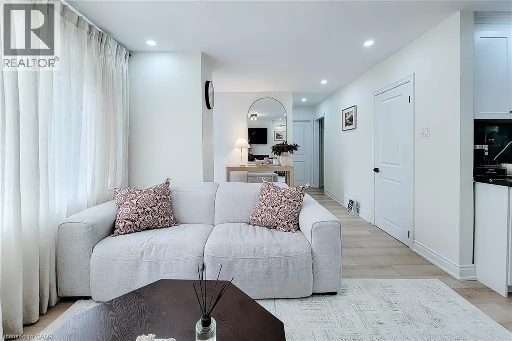 8 ALBEMARLE Street