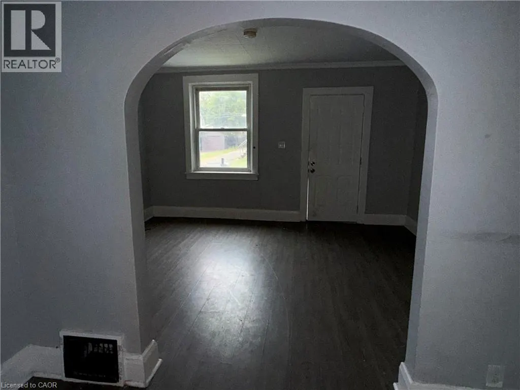 182 WOODWARD Avenue