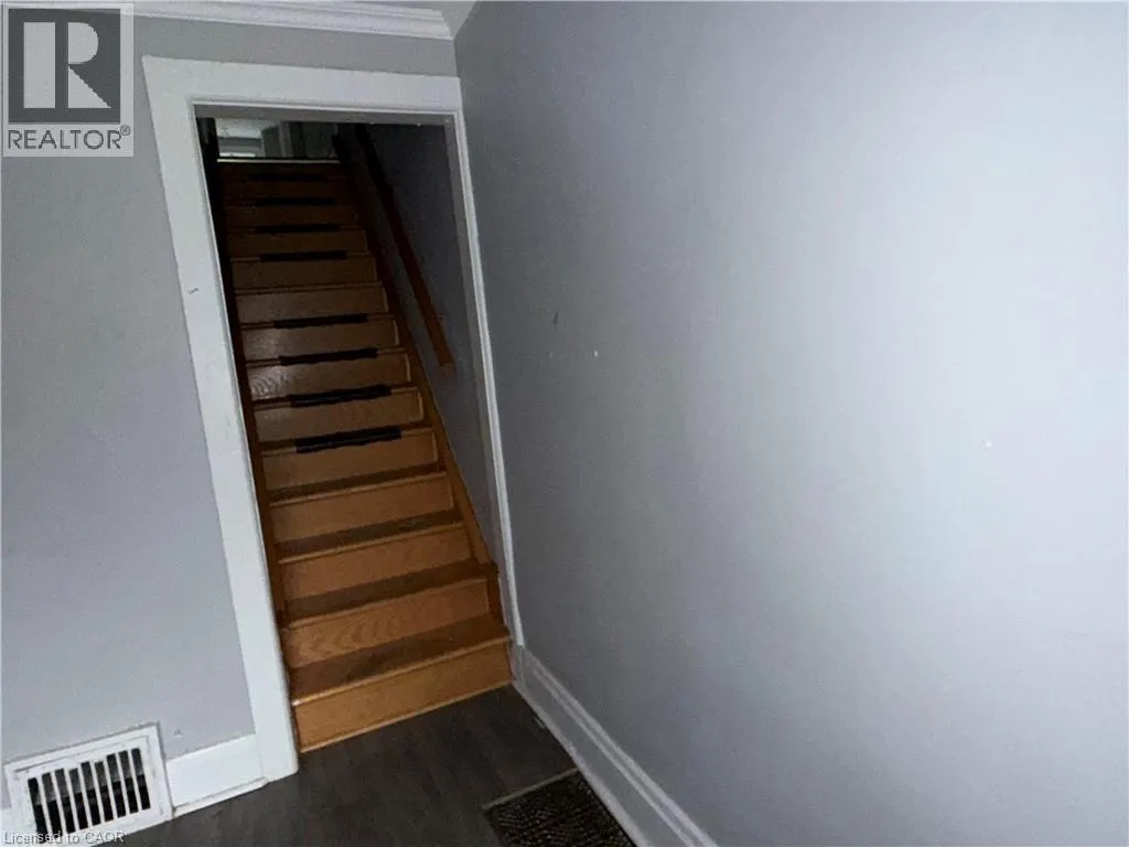 182 WOODWARD Avenue